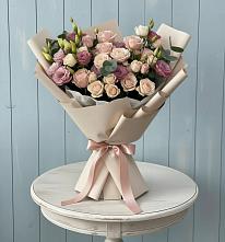 Букет цветов из:  Розы и Лизиантусы в Энергетиков