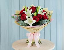 Букет цветов из:  Лилии и Розы в Энергетиков