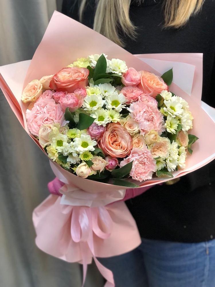 Букет цветов из: Гвоздики, Розы и Хризантемы в Энергетиков