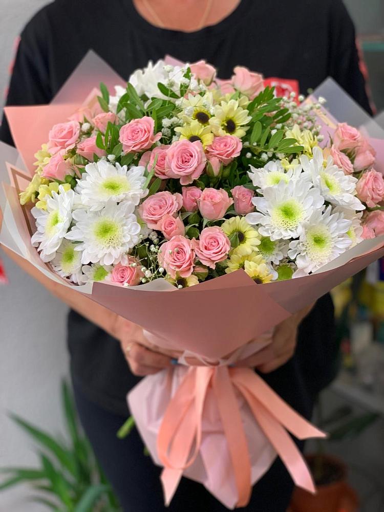 Букет цветов из: Розы и Хризантемы в Энергетиков