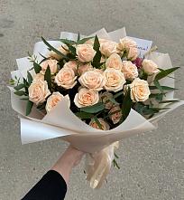Букет Кремовые розы Латте в Энергетиков