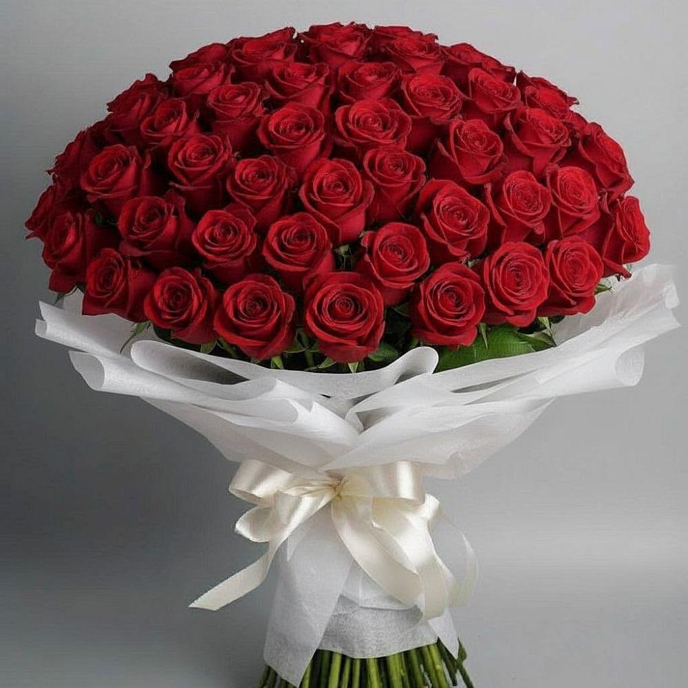 Букет 101 Красная роза Блэк Мэджик в Энергетиков