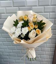 Букет цветов из:  Розы и Хризантемы в Энергетиков