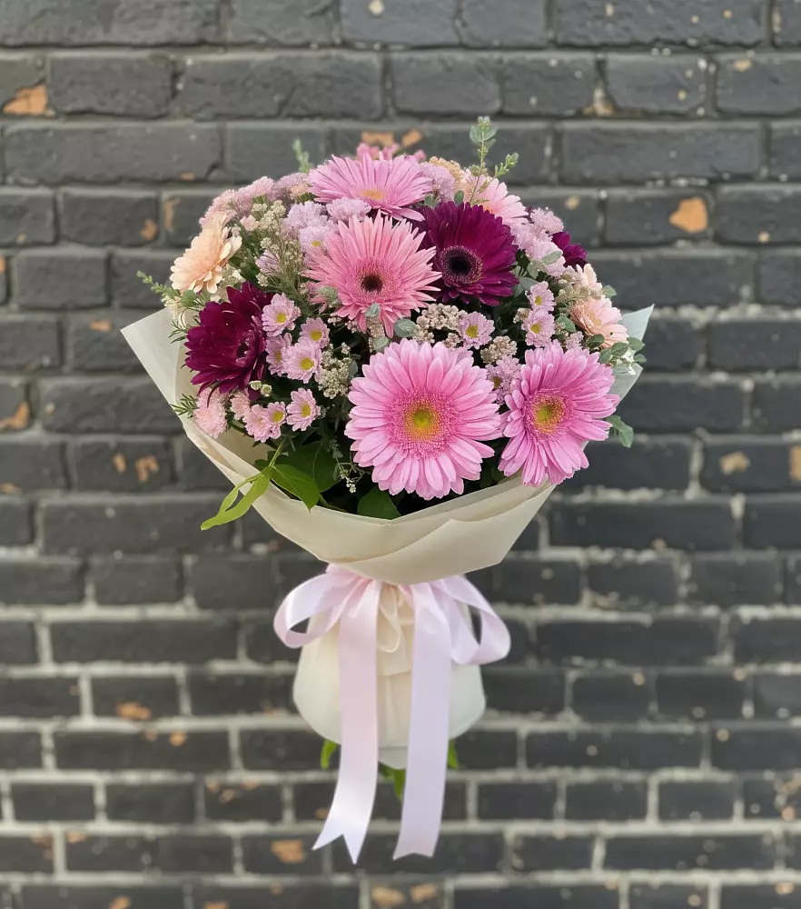 Букет цветов из: Герберы и Хризантемы в Энергетиков
