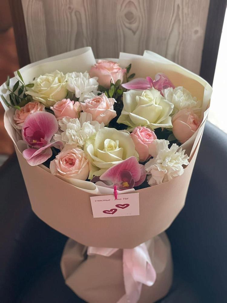 Букет цветов из: Орхидеи, Розы и Гвоздики в Энергетиков