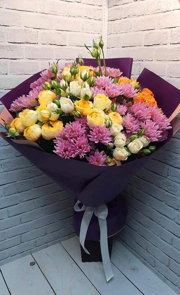 Букет цветов из: Хризантемы и Розы в Энергетиков
