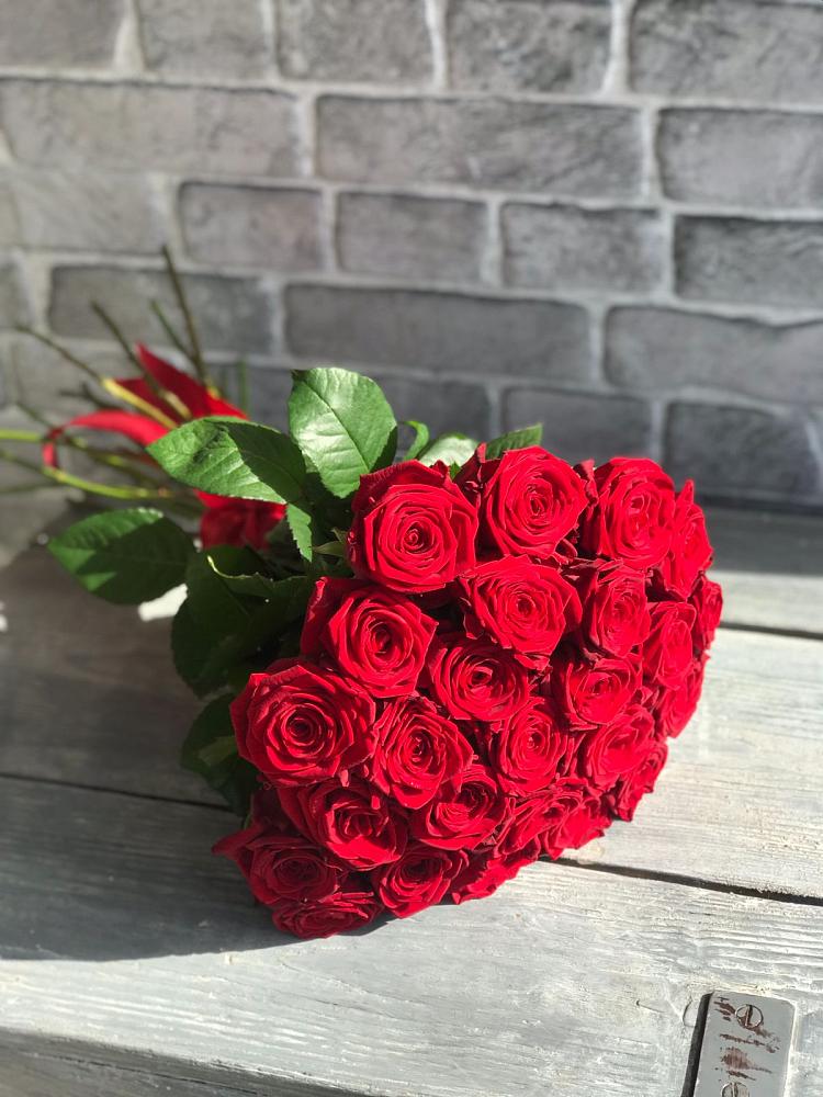 Букет Красные розы Фридом в Энергетиков