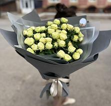 Букет Белые кустовые розы Солинеро в Энергетиков
