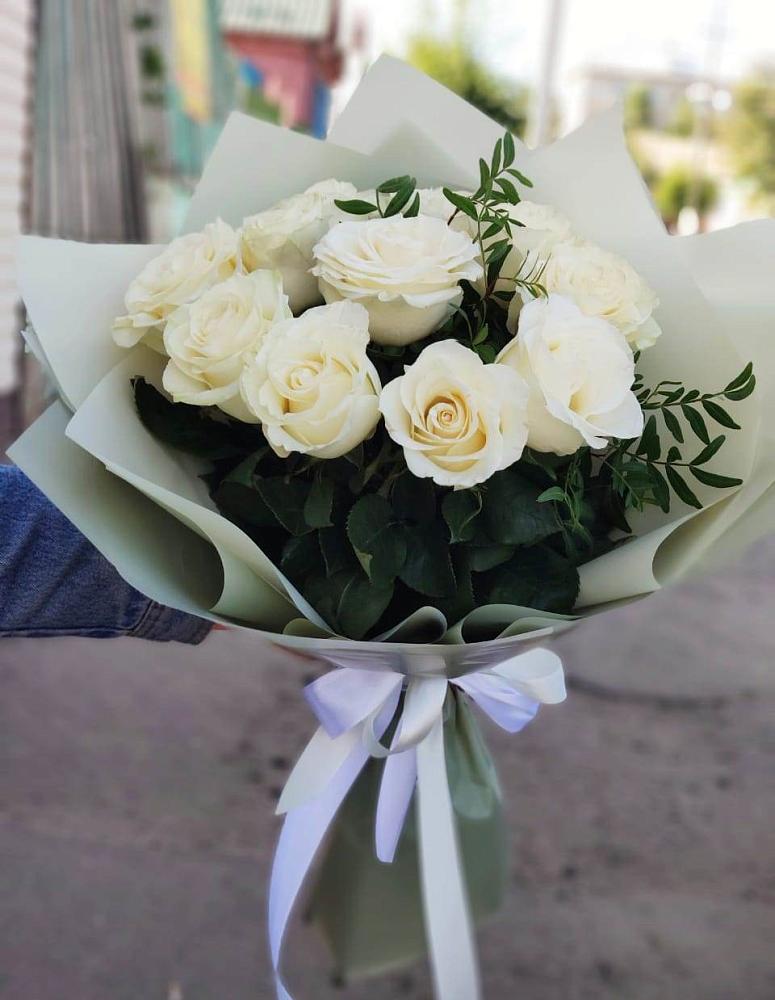 Букет Белые розы Проуд в Энергетиков
