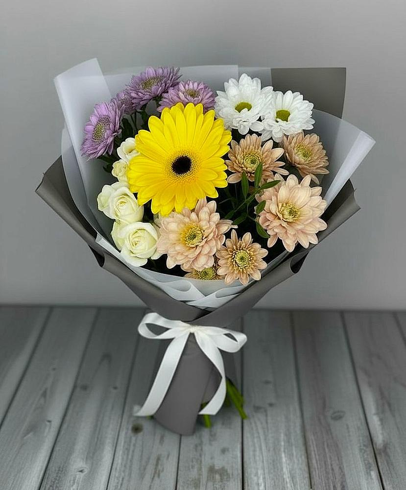 Букет цветов из: Розы, Герберы и Хризантемы в Энергетиков