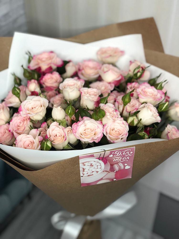 Букет цветов из: Розы в Энергетиков