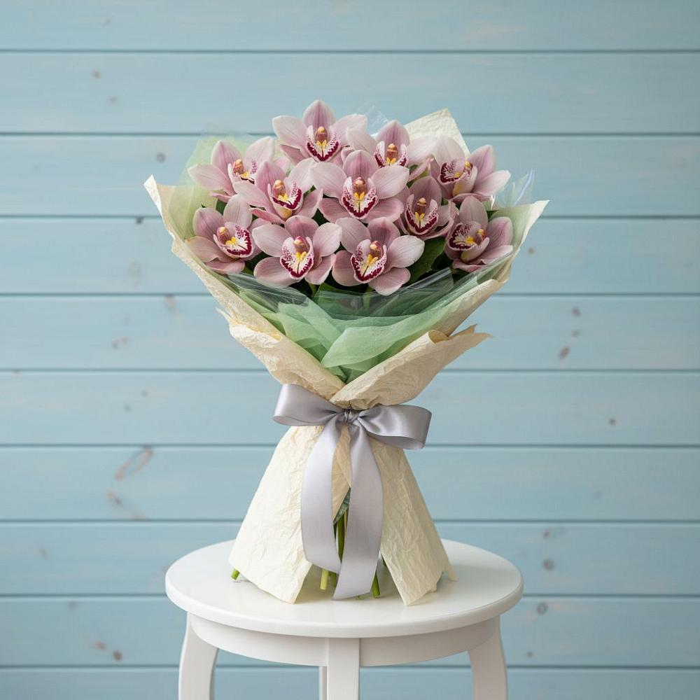 Букет цветов из: Орхидеи и Розы в Энергетиков