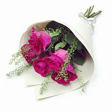 Букет цветов из:  Розы в Энергетиков