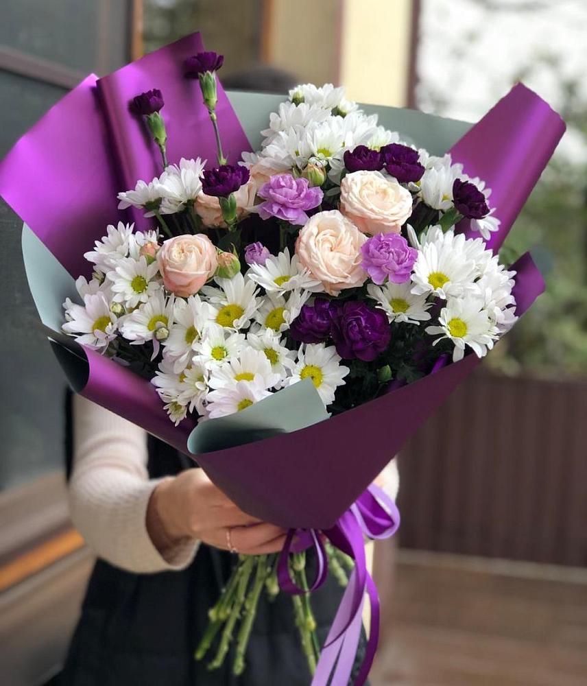 Букет цветов из: Хризантемы, Гвоздики и Розы в Энергетиков