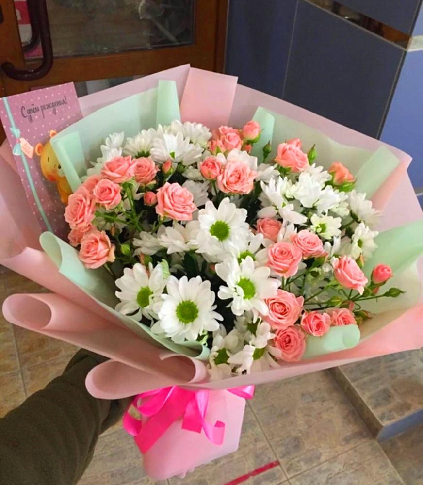 Букет цветов из: Розы и Хризантемы в Энергетиков