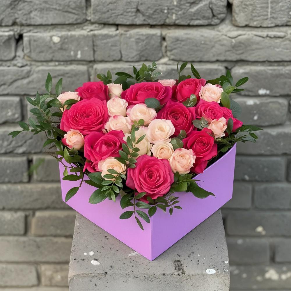 Цветочная композиция из Розы в коробке в Энергетиков