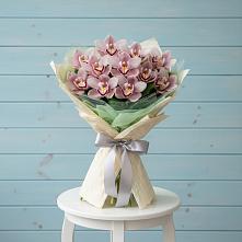 Букет цветов из:  Орхидеи и Розы в Энергетиков