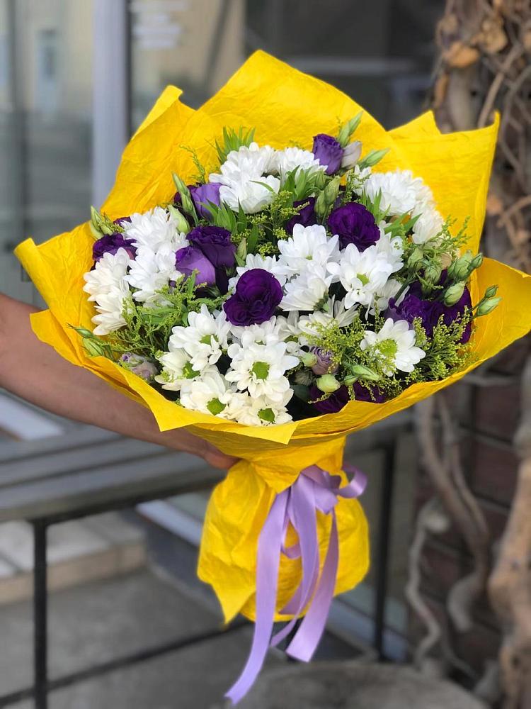Букет цветов из: Ирисы, Хризантемы и Ромашки в Энергетиков