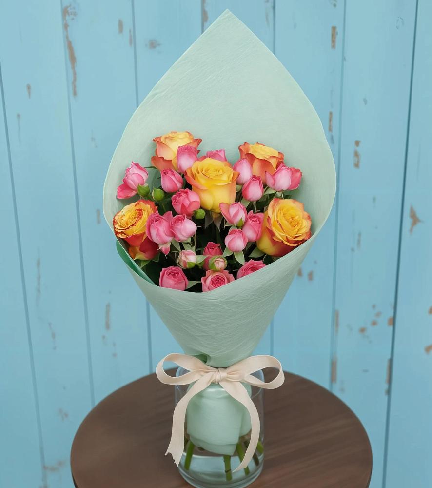 Букет цветов из: Розы в Энергетиков