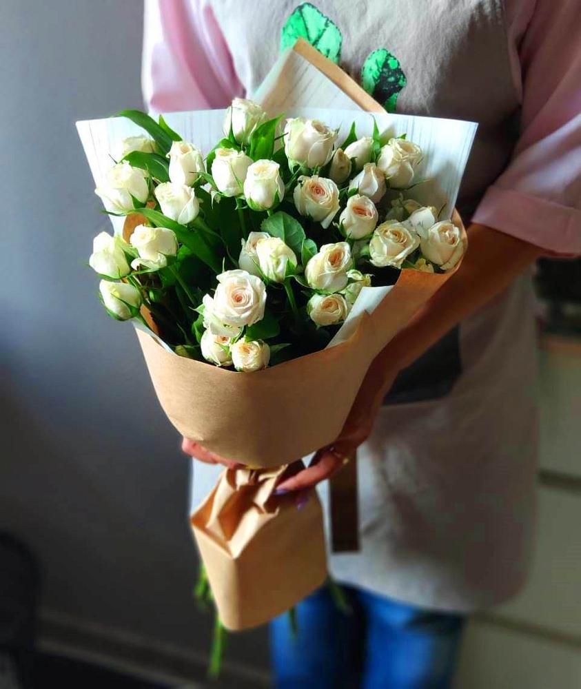 Букет цветов из: Розы в Энергетиков