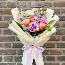 Букет цветов из:  Лизиантусы и Розы #REPLACE_PRED# Энергетиков