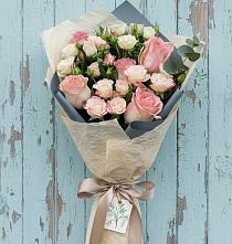 Букет цветов из:  Розы в Энергетиков