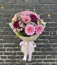 Букет цветов из:  Герберы и Хризантемы в Энергетиков