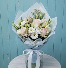 Букет цветов из:  Розы и Лизиантусы в Энергетиков