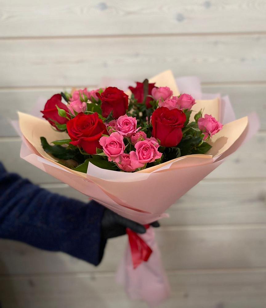 Букет цветов из: Розы в Энергетиков