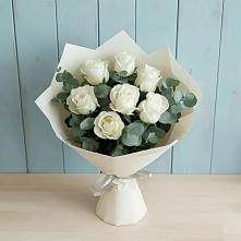 Букет Белые розы в Эвкалипте в Энергетиков