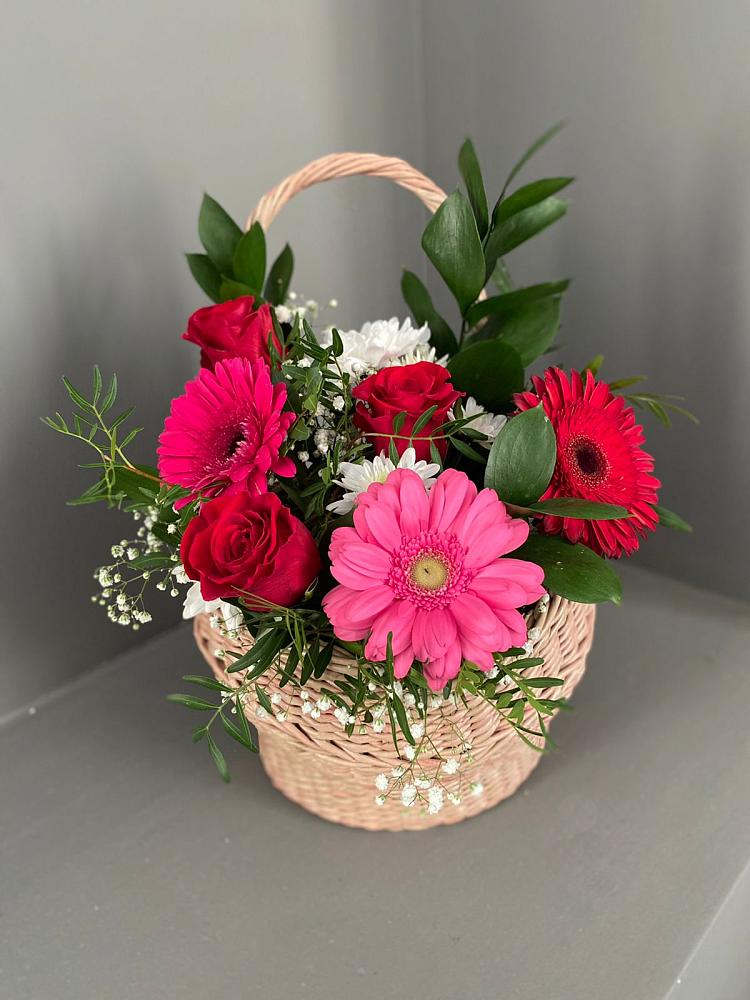 Цветочная композиция из Розы, Хризантемы и Герберы в корзине в Энергетиков