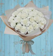 Букет цветов из:  Гвоздики в Энергетиков