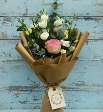 Букет цветов из:  Розы и Лизиантусы в Энергетиков