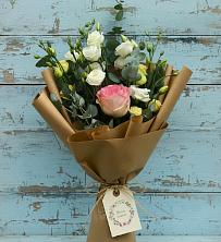 Букет цветов из:  Розы и Лизиантусы в Энергетиков