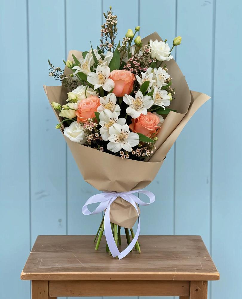 Букет цветов из: Альстромерии, Лизиантусы, Розы и Хризантемы в Энергетиков