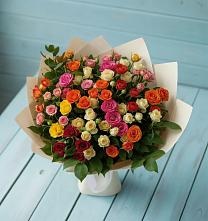 Букет Микс из разноцветных кустовых роз в Энергетиков