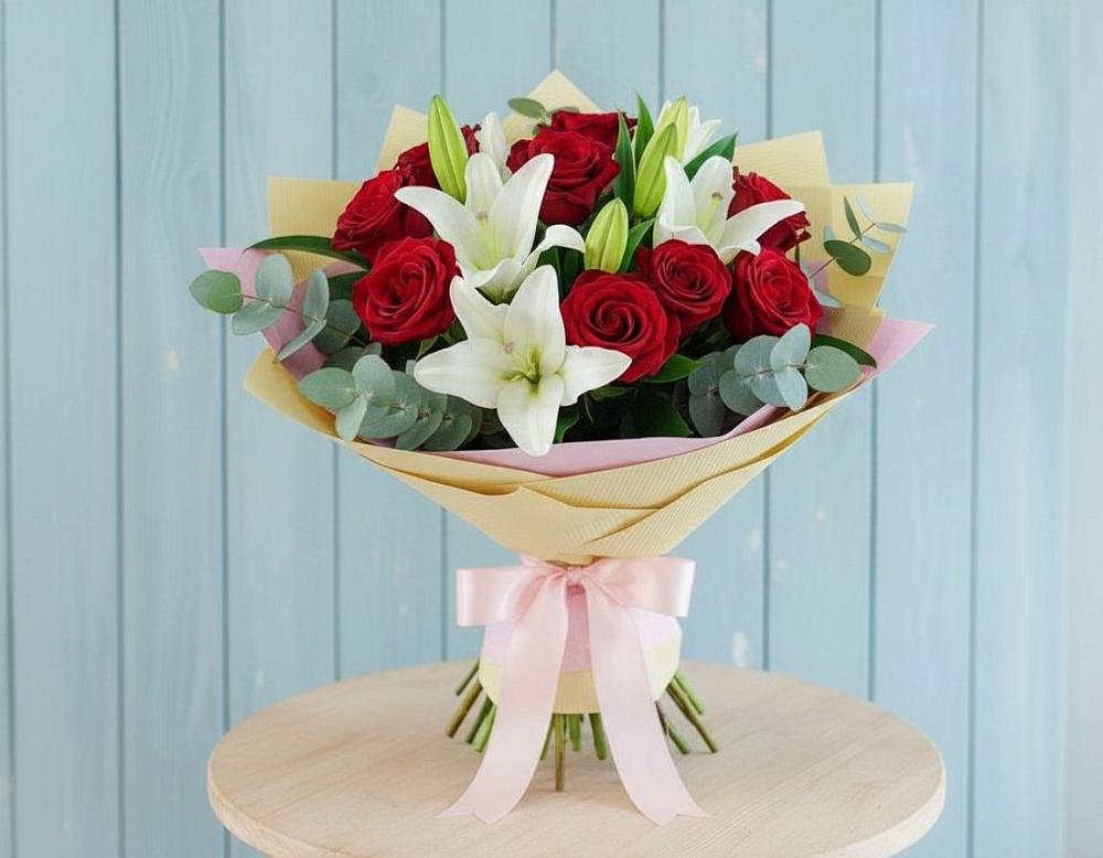 Букет цветов из: Лилии и Розы в Энергетиков